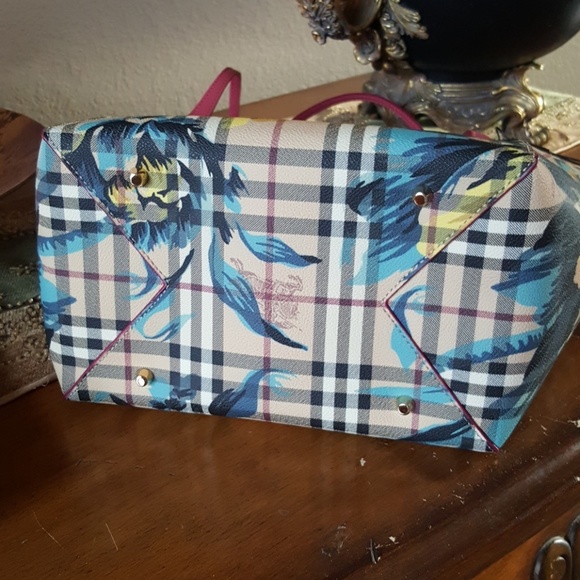 Burberry Canterbury Tote - Picture 5 of 8